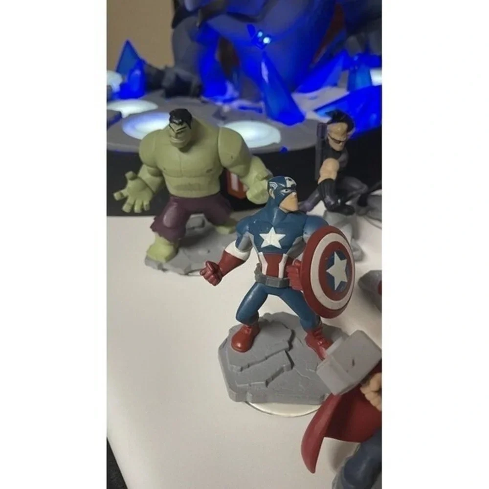 Disney‎ Infinity 2.0 Marvel Frost Giant Beast Base Stand w/ 7 Figures Light Up